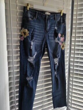 Distressed Dark Blue Floral Embroidered Women’s Stretchy Jeans